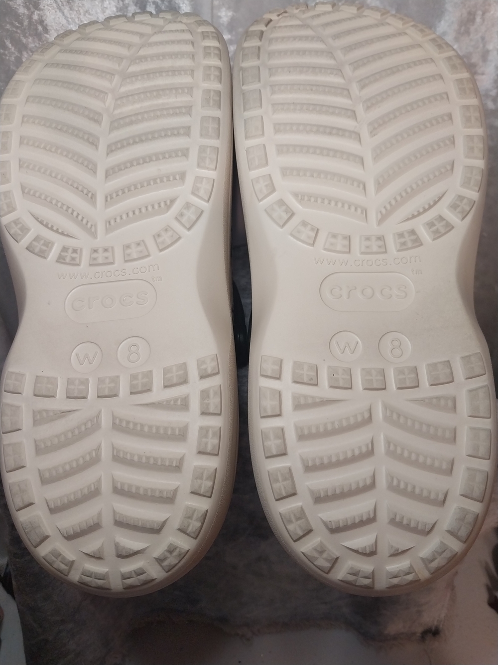 CROCS Woman's Clog in Black and Cream Leopard Print Womans 8 - Picture 5 of 7